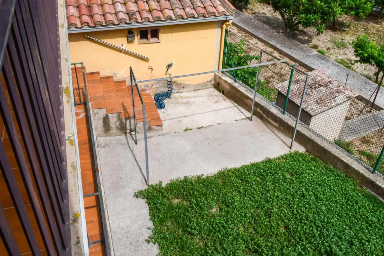 Can Falga Casa Con Jardin En El Corazon De Besalu Bagian luar foto